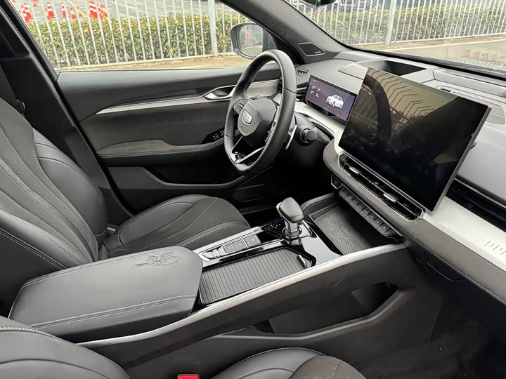 Фото 9 - Geely Preface