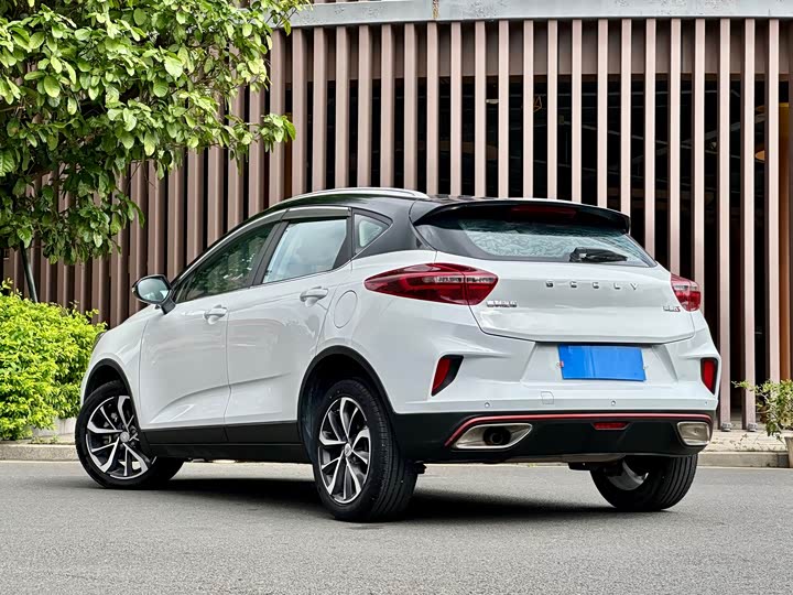 Фото 3 - Geely Emgrand GS