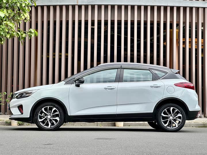 Фото 4 - Geely Emgrand GS