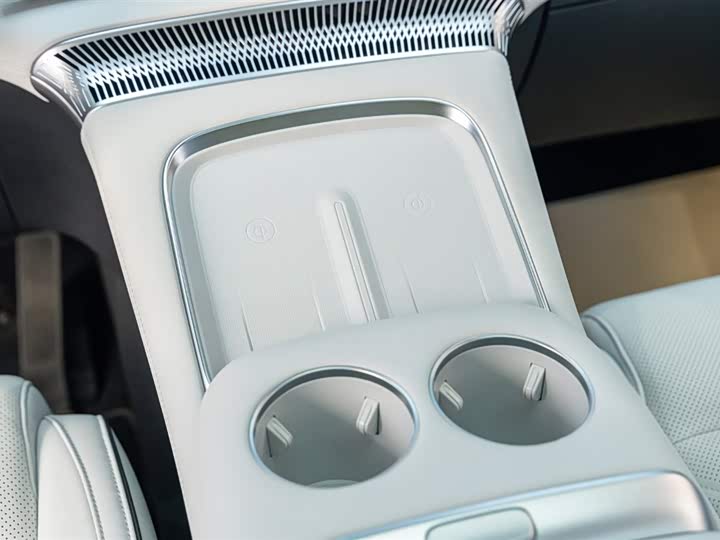 Фото 4 - XPeng X9