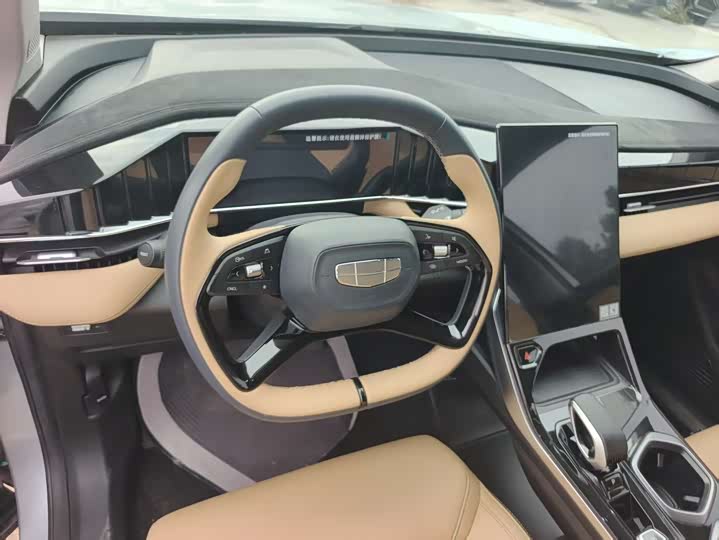 Фото 7 - Geely Atlas L