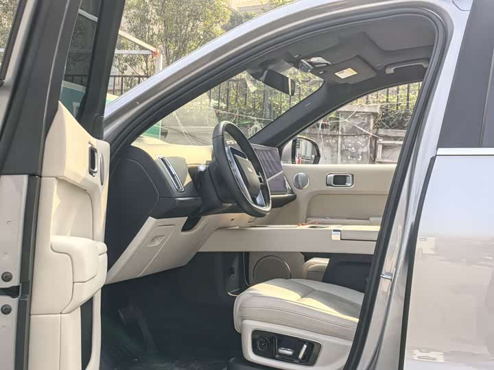 Фото 4 - LiXiang L8