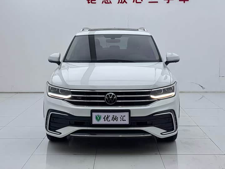 Фото 3 - Volkswagen Tiguan L Pro