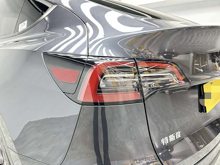 Фото 2 - Tesla Model Y