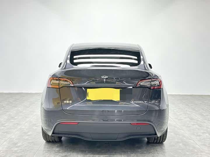 Фото 6 - Tesla Model Y