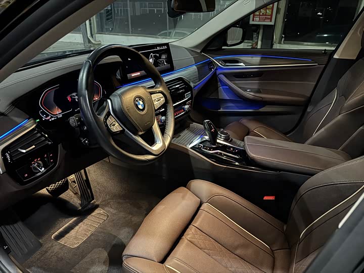 Фото 3 - BMW 5 Series