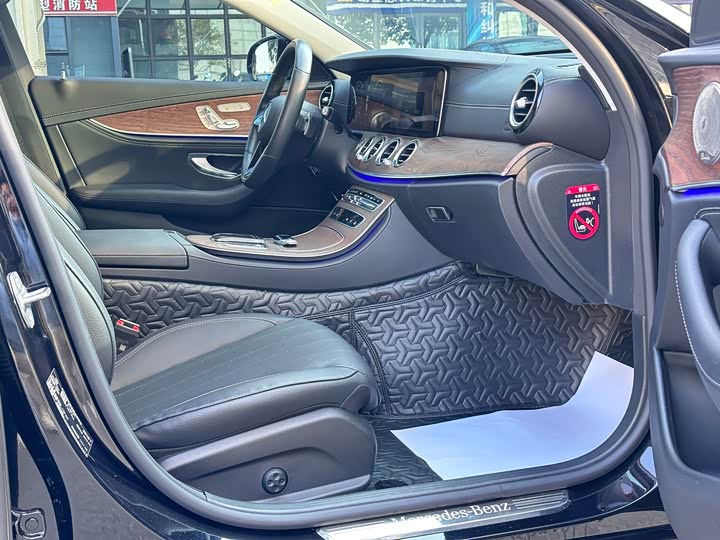 Фото 6 - Mercedes-Benz E-Class