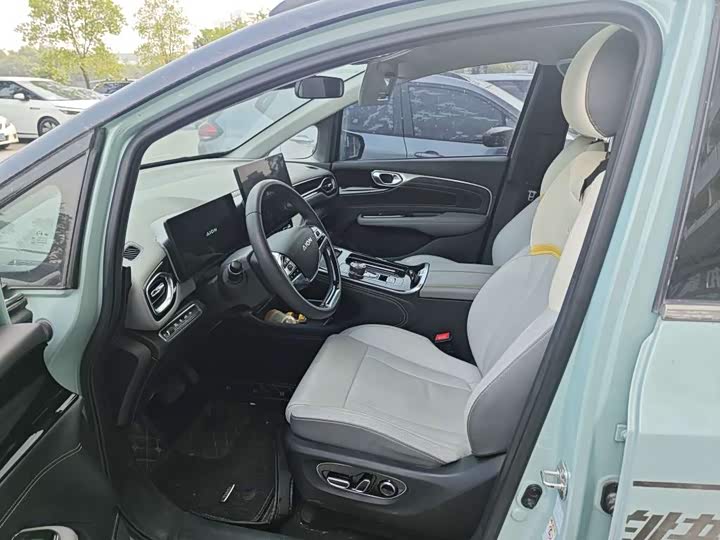 Фото 7 - GAC Aion V