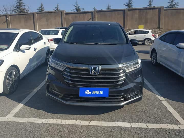 Фото 2 - Honda Odyssey