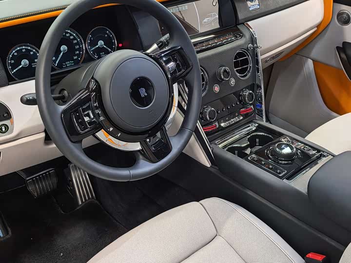 Фото 3 - Rolls-Royce Cullinan