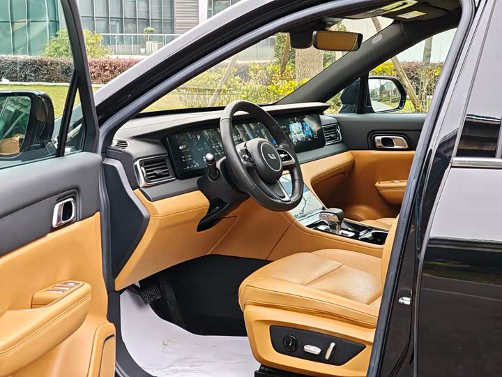 Фото 8 - LiXiang One