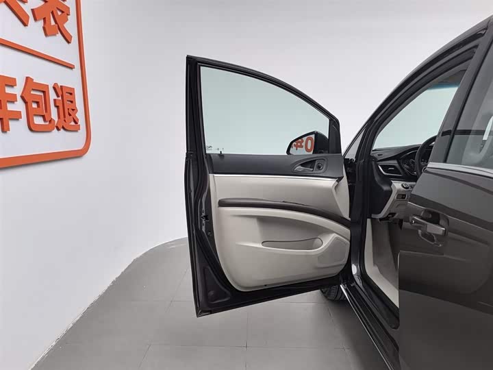 Фото 8 - Buick GL8 ES