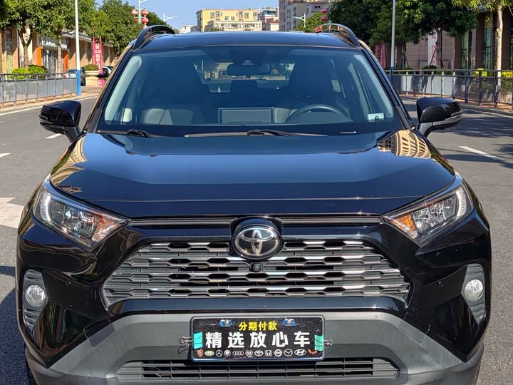 Фото 2 - Toyota RAV4