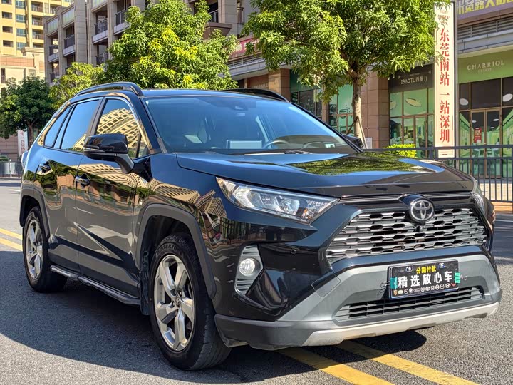 Фото 3 - Toyota RAV4