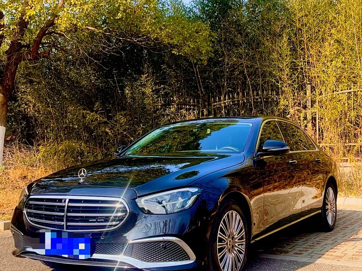 Фото 1 - Mercedes-Benz E-Class