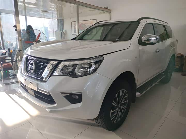 Фото 1 - Nissan Terra