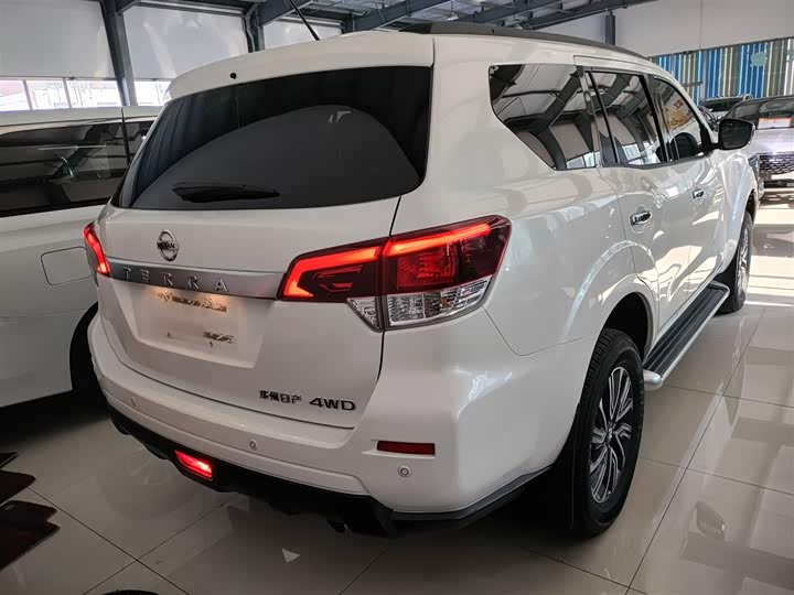 Фото 6 - Nissan Terra