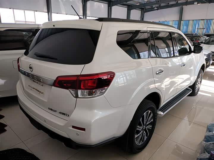 Фото 7 - Nissan Terra