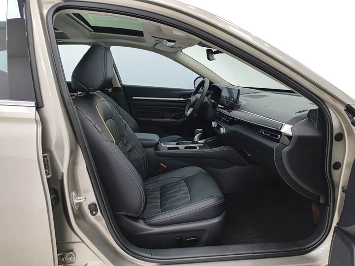 Фото 9 - Nissan Teana