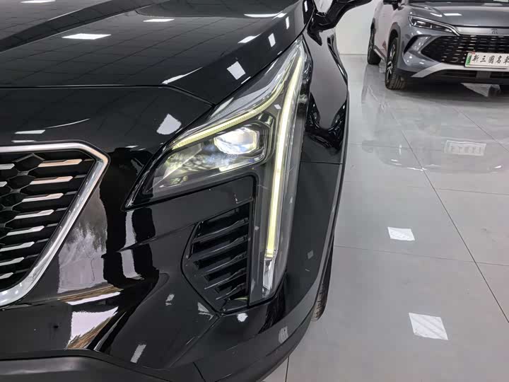 Фото 4 - Cadillac XT4