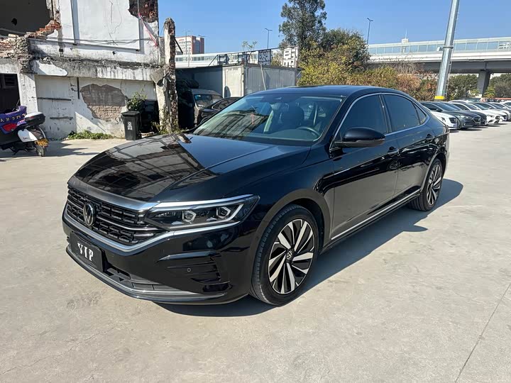 Фото 1 - Volkswagen Passat