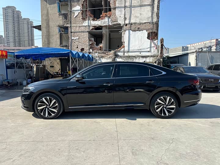 Фото 2 - Volkswagen Passat