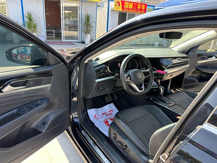 Фото 7 - Volkswagen Passat