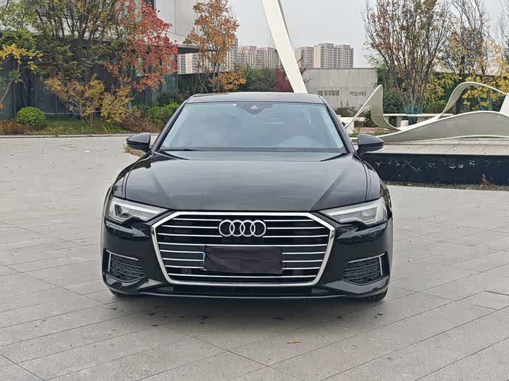 Фото 2 - Audi A6L