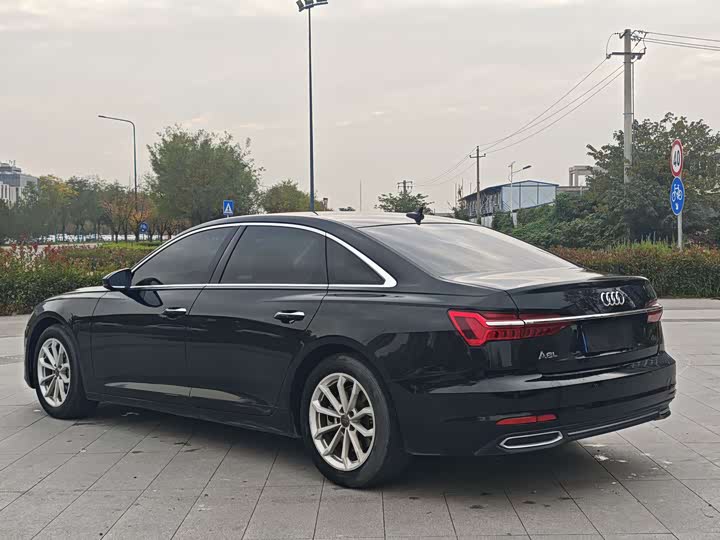 Фото 5 - Audi A6L