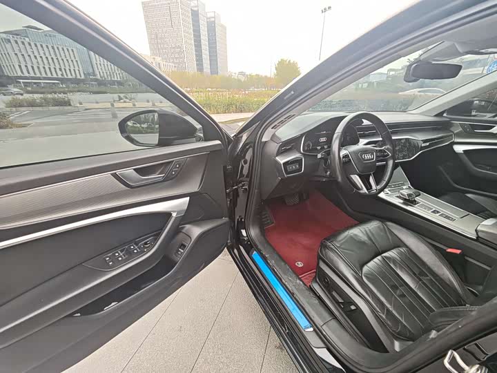 Фото 8 - Audi A6L