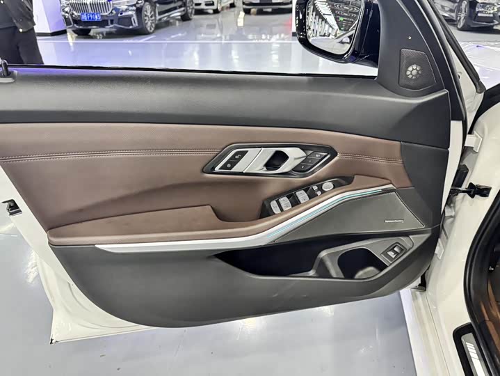 Фото 8 - BMW 3 Series