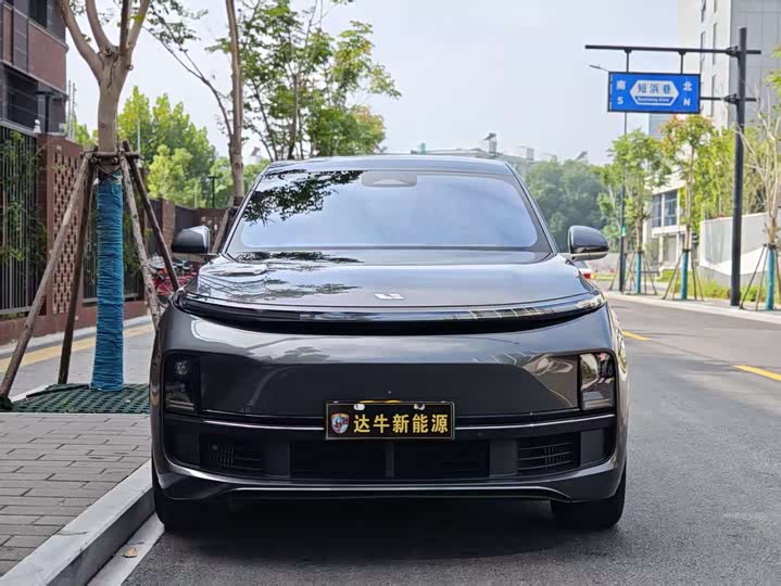 Фото 2 - LiXiang L8