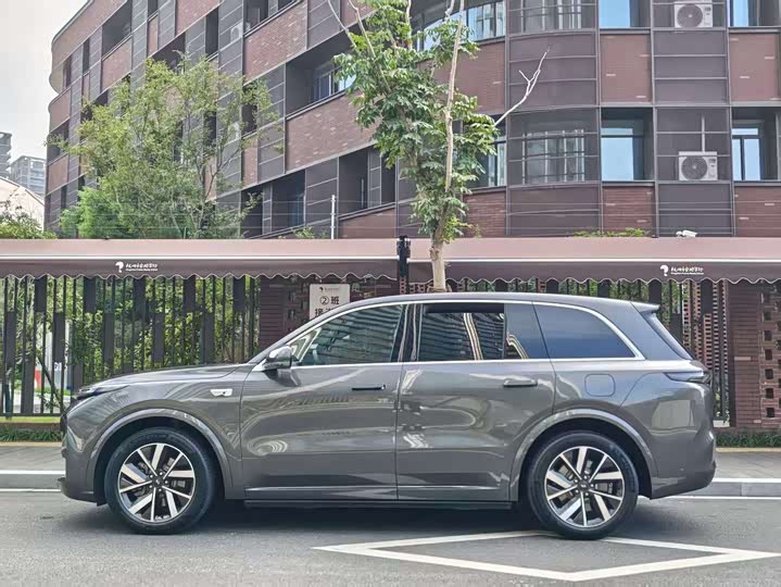 Фото 7 - LiXiang L8