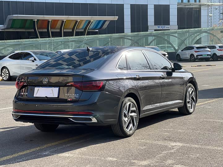 Фото 4 - Volkswagen Sagitar L