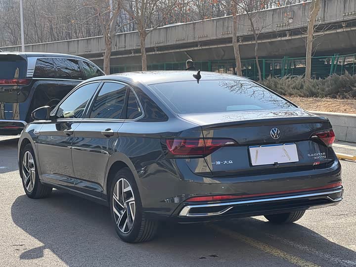 Фото 6 - Volkswagen Sagitar L