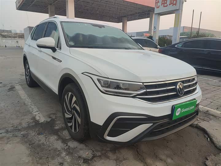 Фото 4 - Volkswagen Tiguan L Pro