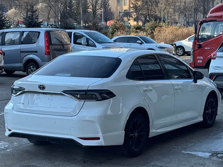 Фото 6 - Toyota Corolla