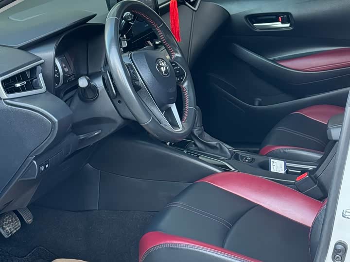 Фото 8 - Toyota Corolla