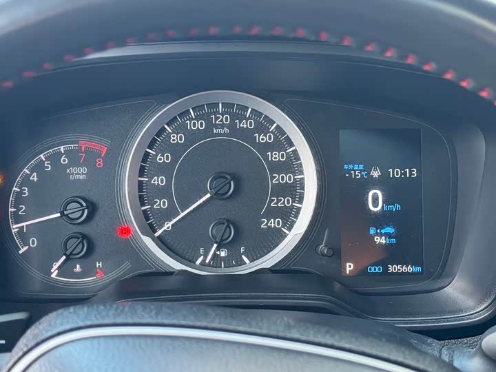 Фото 9 - Toyota Corolla