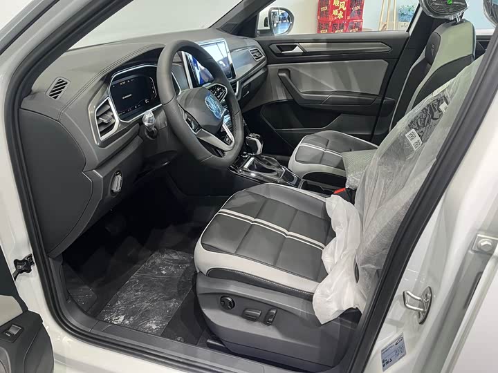 Фото 7 - Volkswagen T-Roc