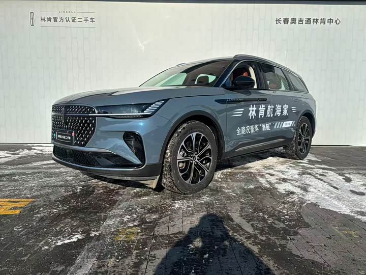 Фото 1 - Lincoln Nautilus