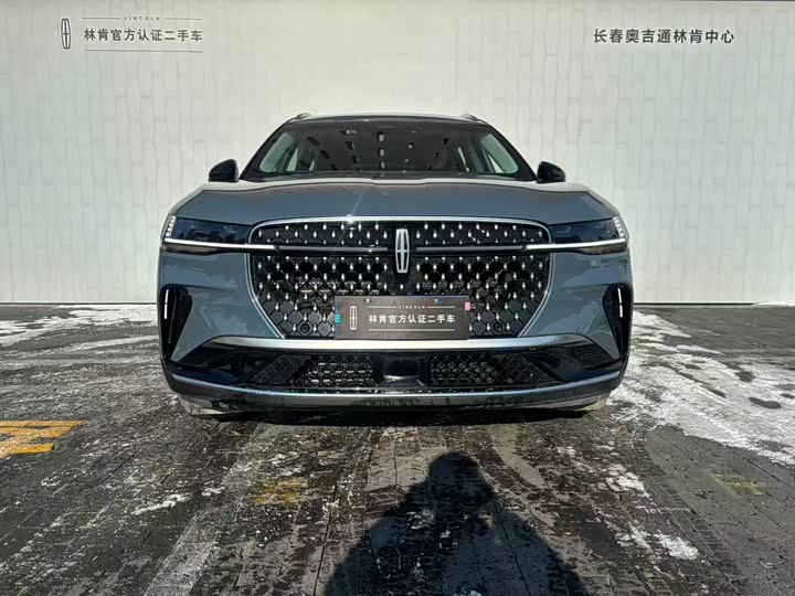 Фото 2 - Lincoln Nautilus