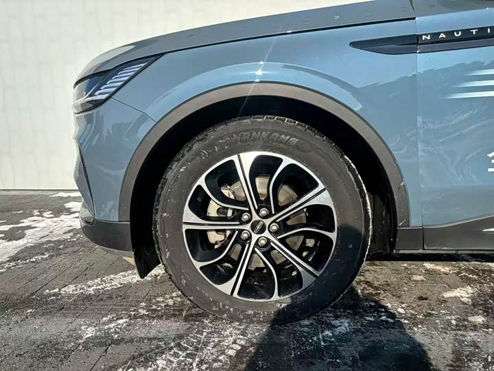 Фото 6 - Lincoln Nautilus