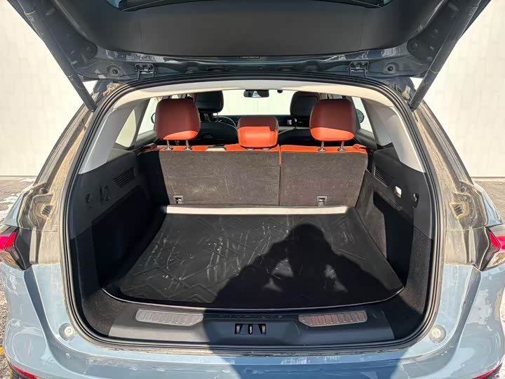 Фото 9 - Lincoln Nautilus