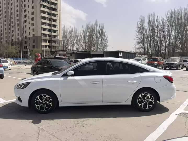 Фото 3 - MG Motor 5