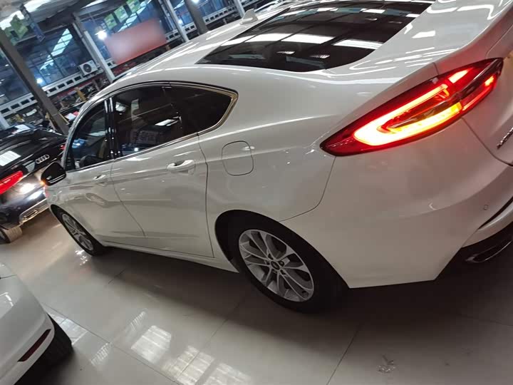 Фото 5 - Ford Mondeo