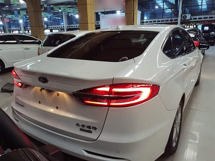 Фото 6 - Ford Mondeo