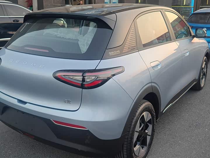 Фото 3 - Geely Galaxy Geome