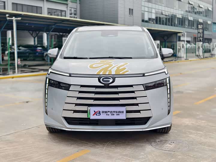 Фото 2 - GAC Trumpchi E8