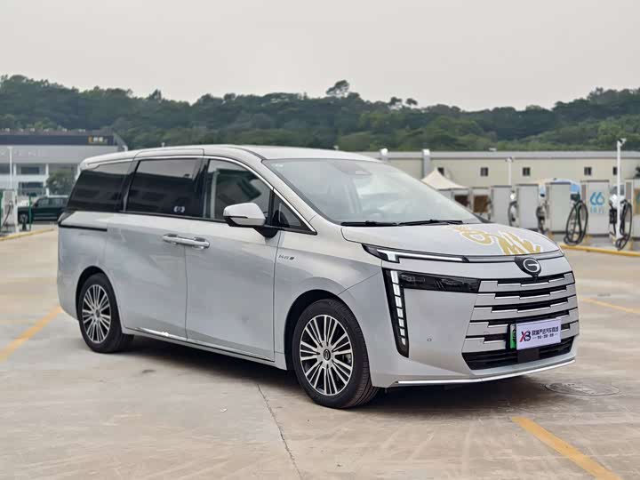 Фото 3 - GAC Trumpchi E8